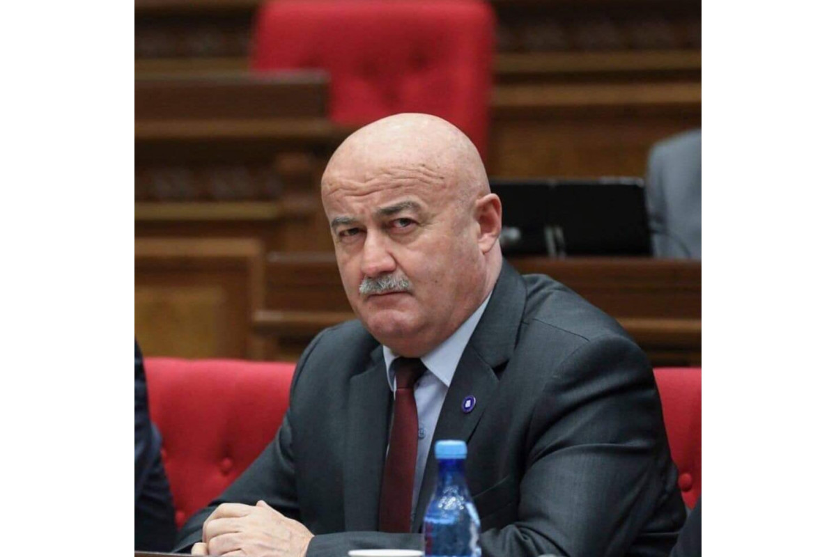 Армянский депутат извинился за сожжение флага Азербайджана