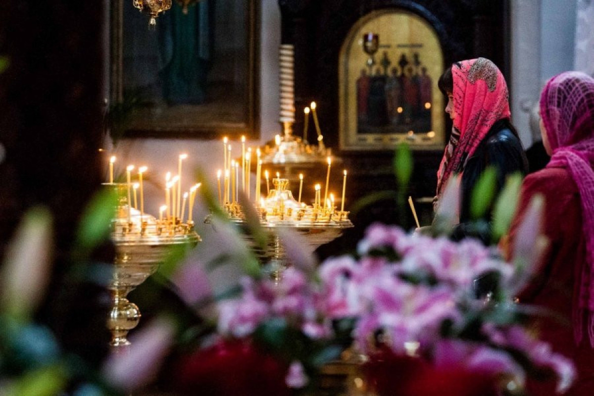 Православные верующие празднуют Пасху Христову