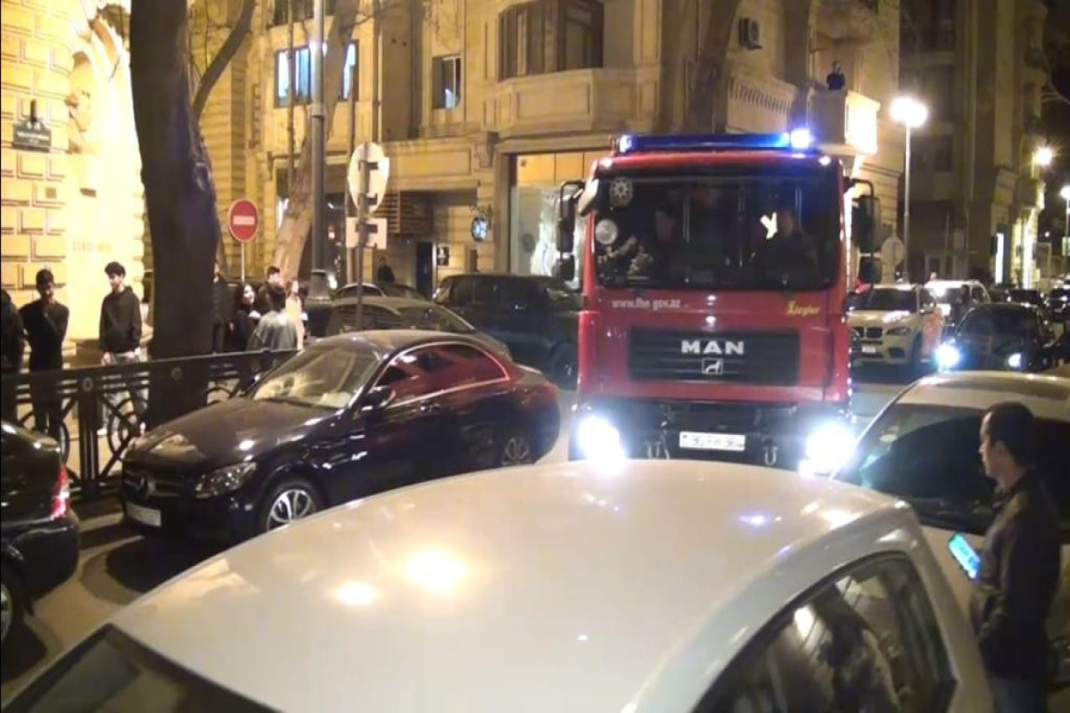 МЧС провело учения в центре Баку, выявлены препятствия для проезда пожарных-ВИДЕО 