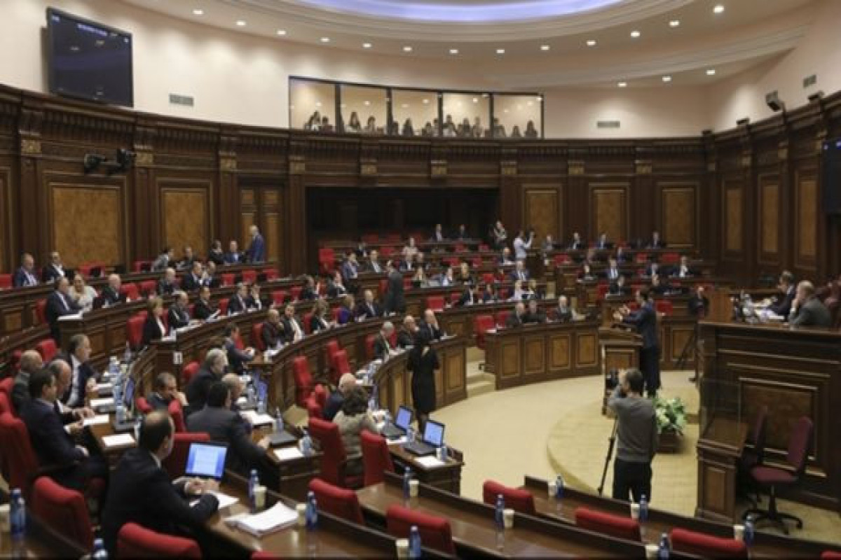СМИ: В парламенте Армении произошла драка -ВИДЕО 