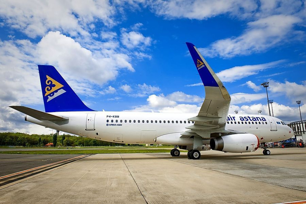 Самолет Air Astana совершил вынужденную посадку в Баку из-за урагана
