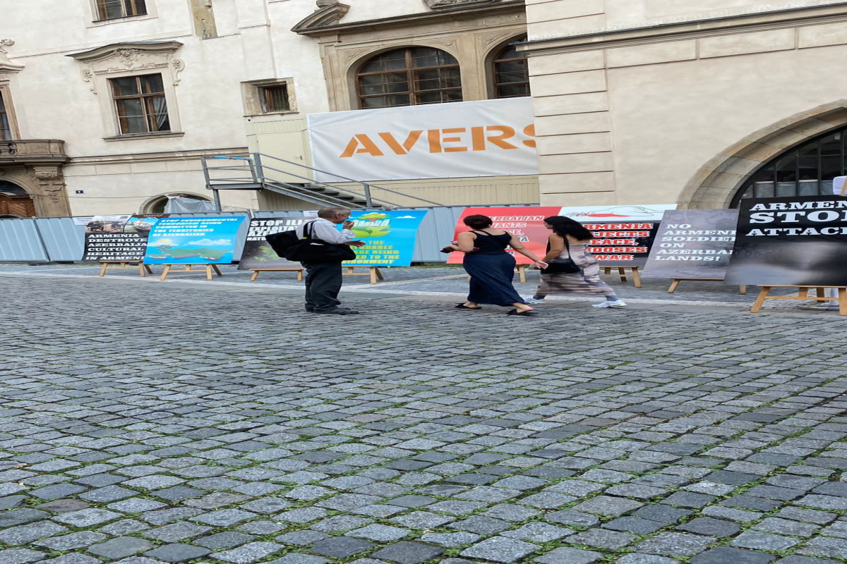 В Праге прошла акция, разоблачающая военные и экологические преступления Армении