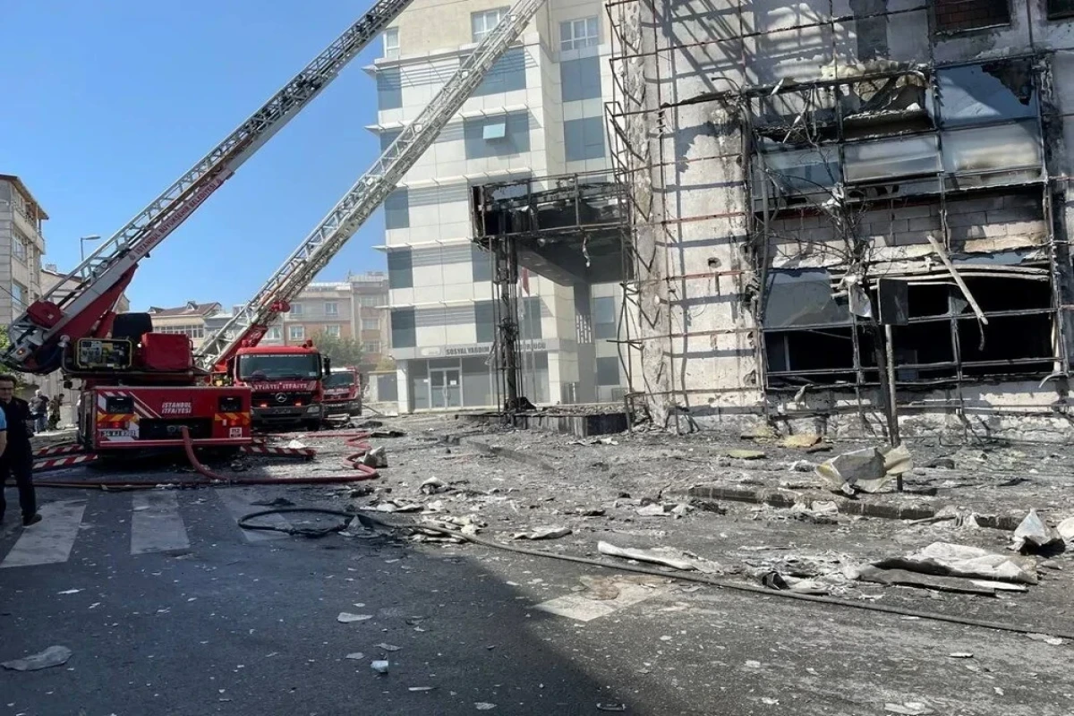 В Стамбуле произошел пожар в здании Культурного центра