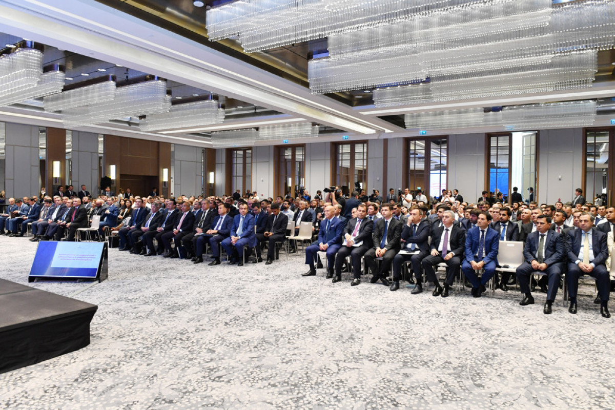 Состоялся азербайджано-узбекский бизнес-форум, подписаны документы