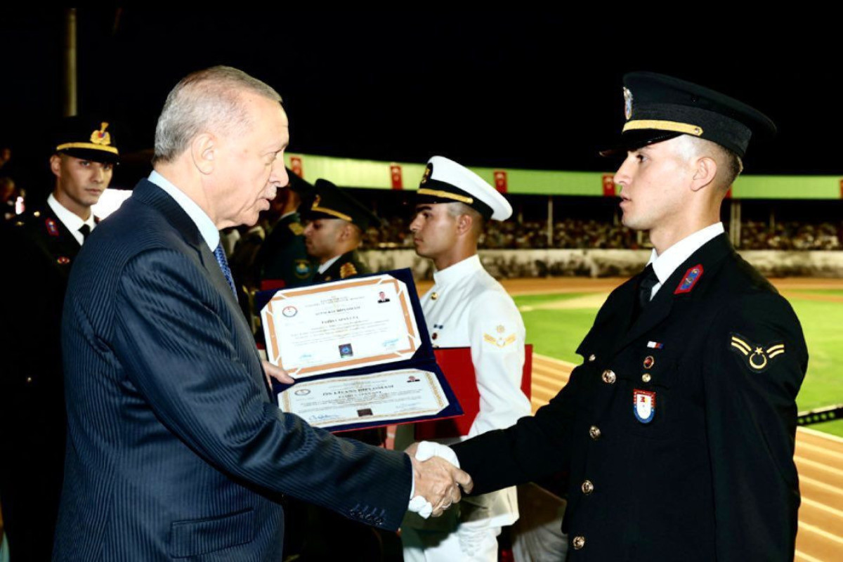 Трое граждан Азербайджана стали выпускниками турецкой Академии жандармов