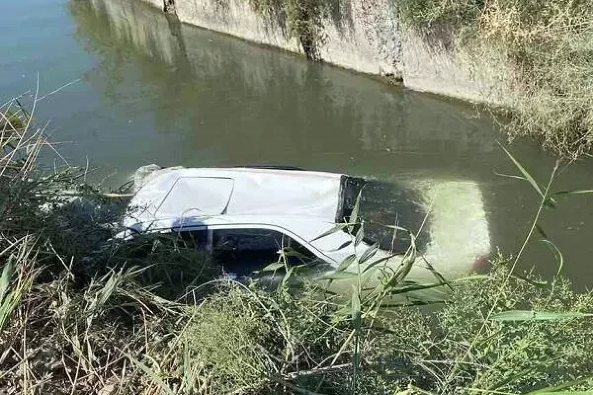 В Армении автомобиль упал в канал, погибли 4 человека