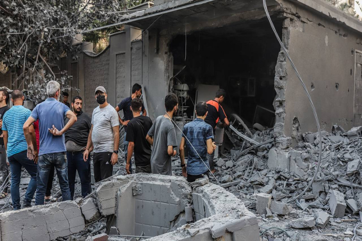 Жертвами авиаудара Израиля по лагерю беженцев в Газе стали 15 человек