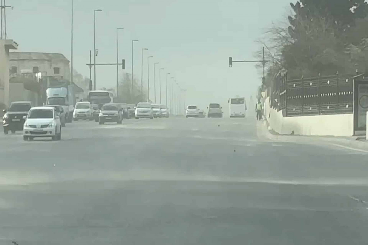 В Баку наблюдается пыль в воздухе