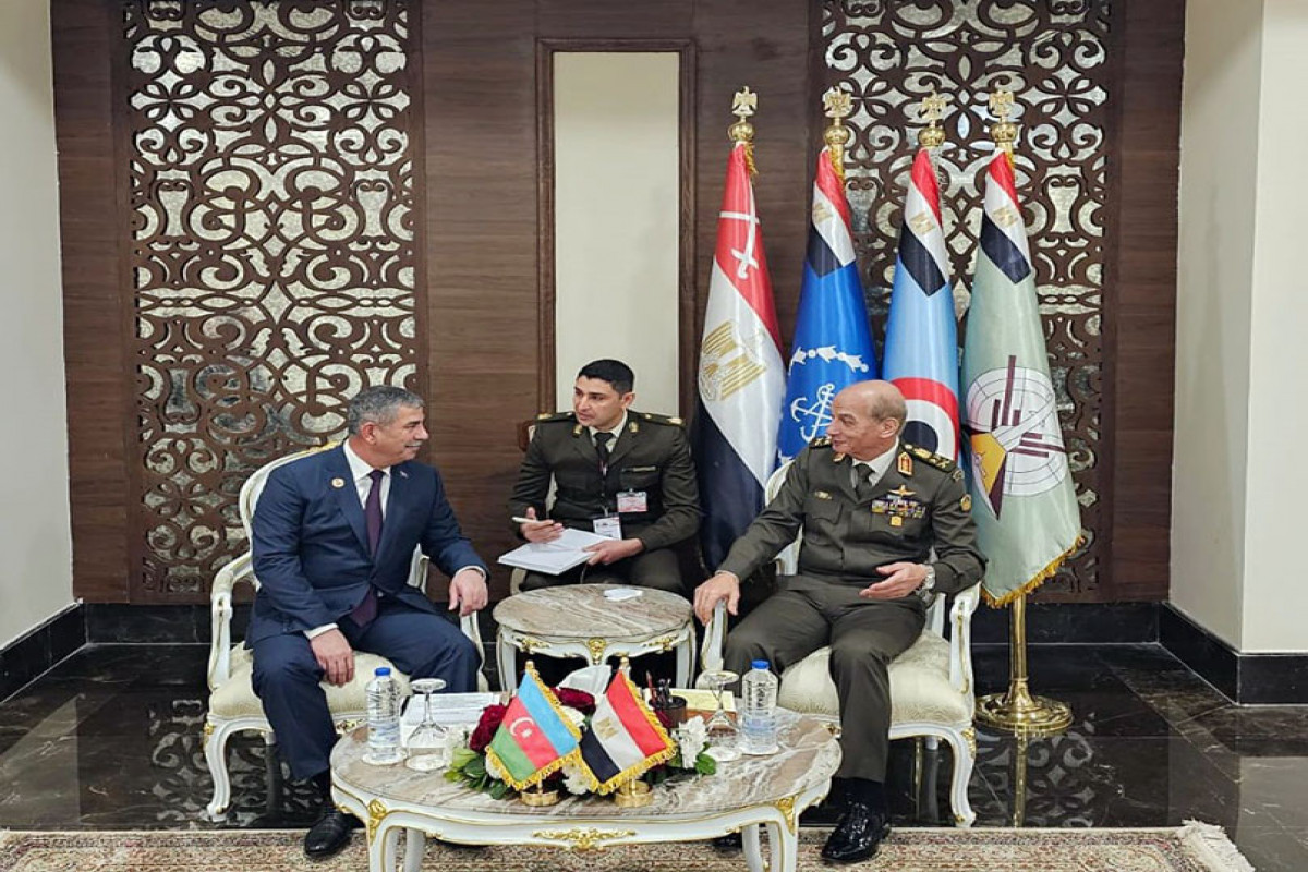 Глава Минобороны Азербайджана встретился с египетским коллегой
