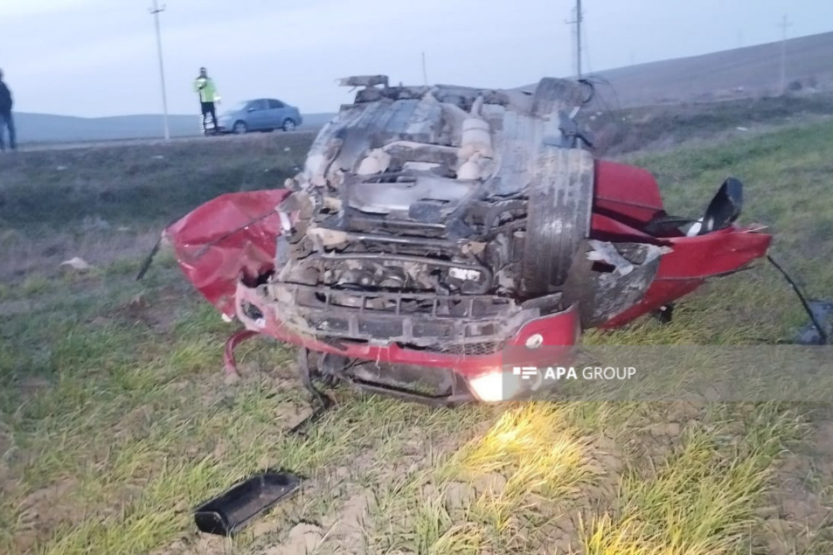 В Азербайджане перевернулся BMW, погибли 3 члена одной семьи - ФОТО-ОБНОВЛЕНО 