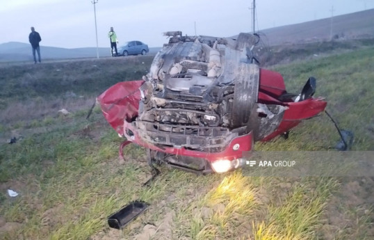 В Азербайджане перевернулся BMW, погибли 3 члена одной семьи - ФОТО-ОБНОВЛЕНО 