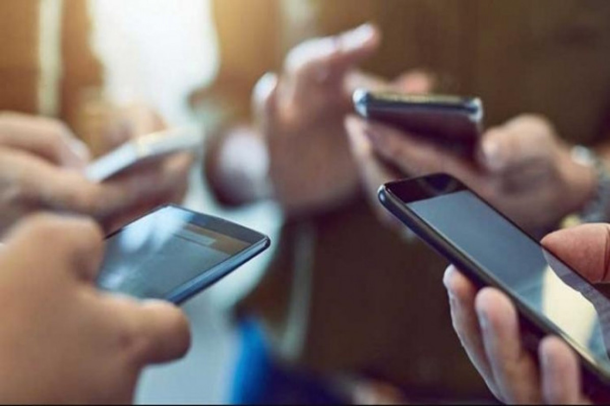 В российских школах запретили пользоваться мобильным телефоном