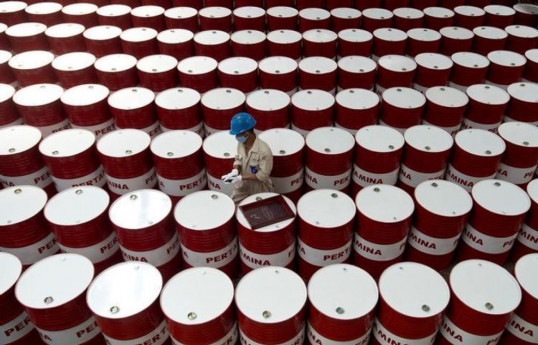 Азербайджанская нефть незначительно подешевела