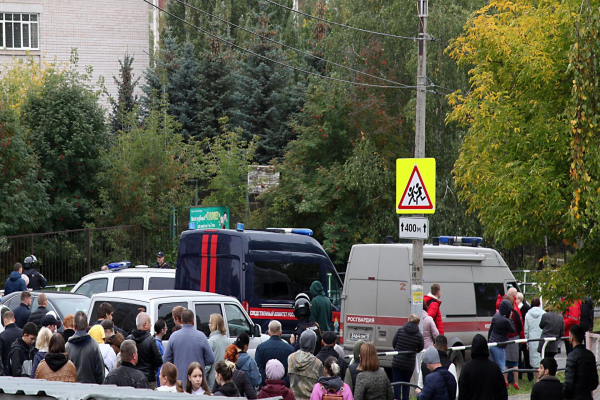 В РФ восьмиклассница устроила стрельбу в школе, двое погибших, пятеро раненых - ОБНОВЛЕНО-2-ВИДЕО 