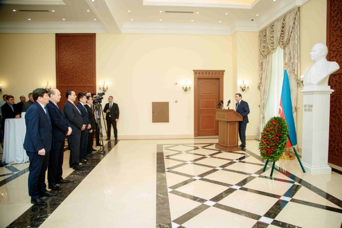 В Туркменистане почтили память общенационального лидера Гейдара Алиева-ФОТО 