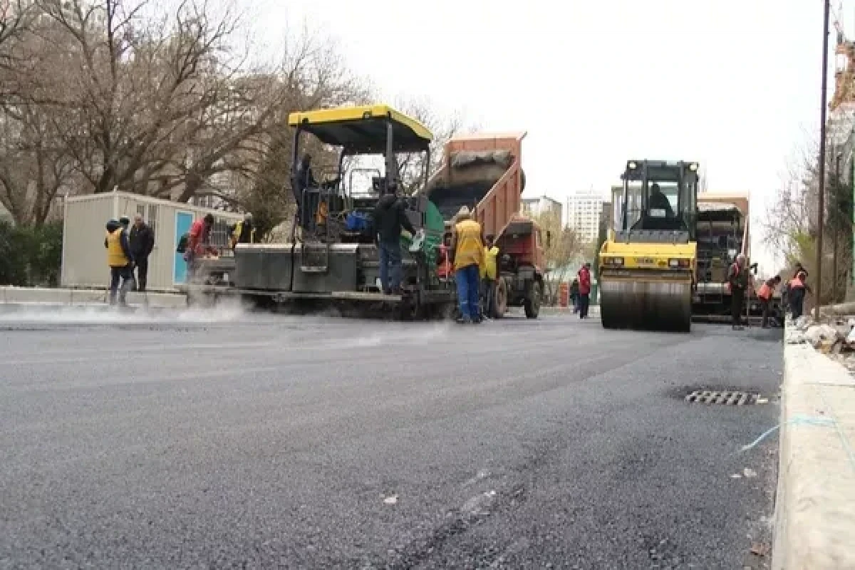 На ремонт дорог в Гарадагском районе Баку выделено 400 тыс. манатов