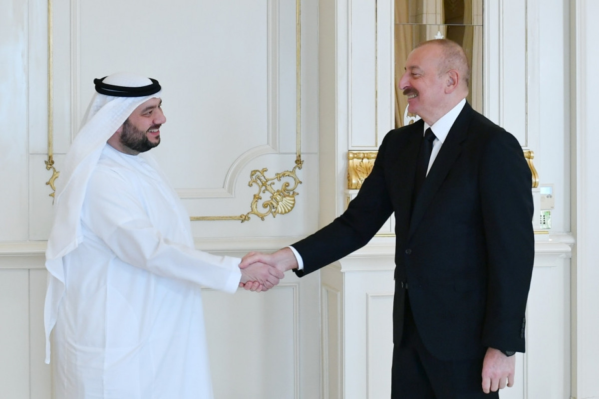 Президент Ильхам Алиев принял министра инвестиций ОАЭ