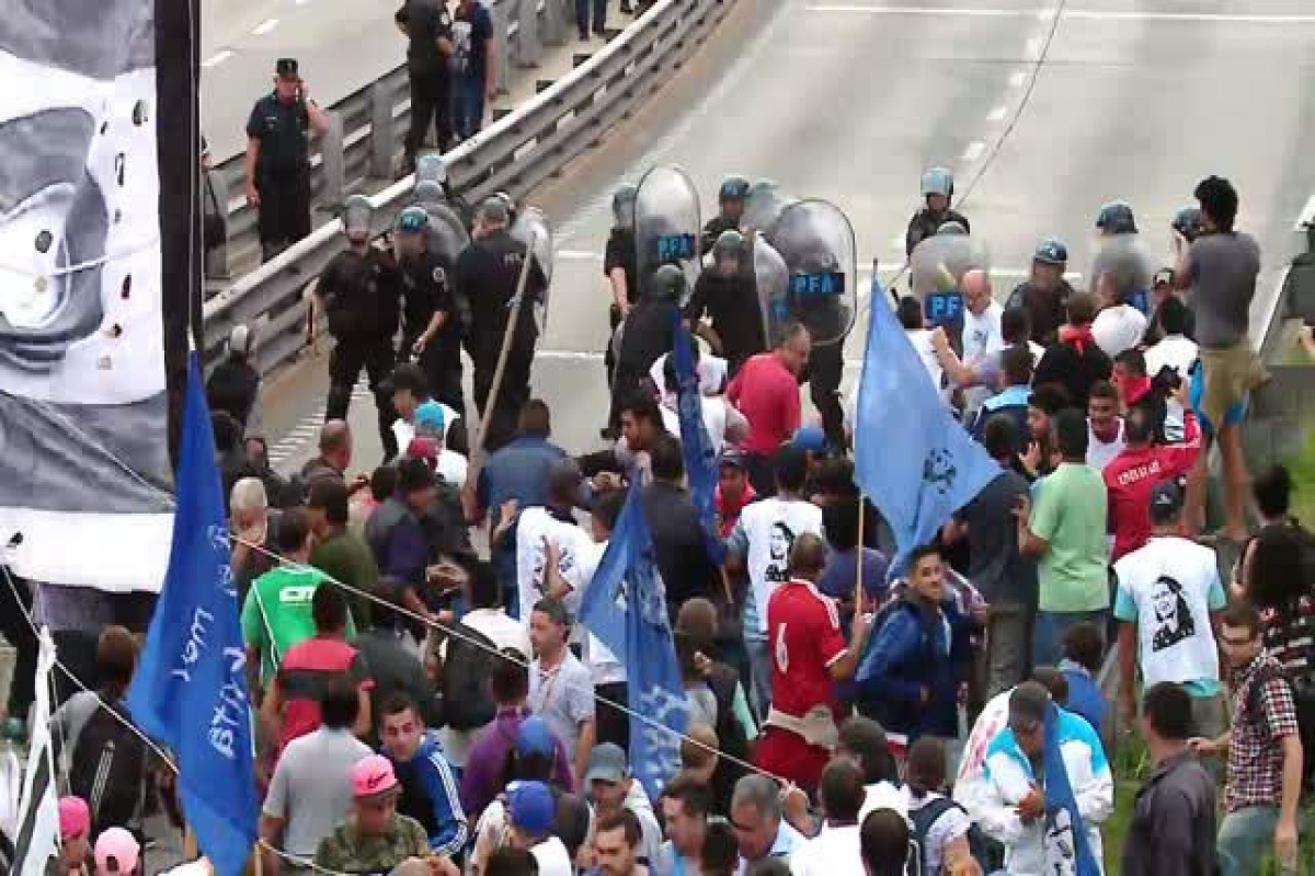 В Аргентине произошли столкновения между полицией и протестующими