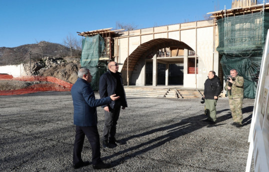 Президент Азербайджана ознакомился со строительством мечети в селе Дашалты