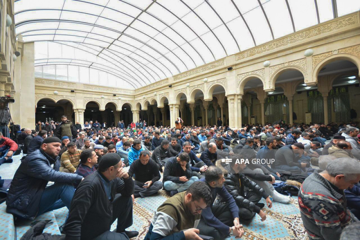 В мечетях Азербайджана совершен джаназа-намаз по погибшим при землетрясении в Турции-ФОТО 