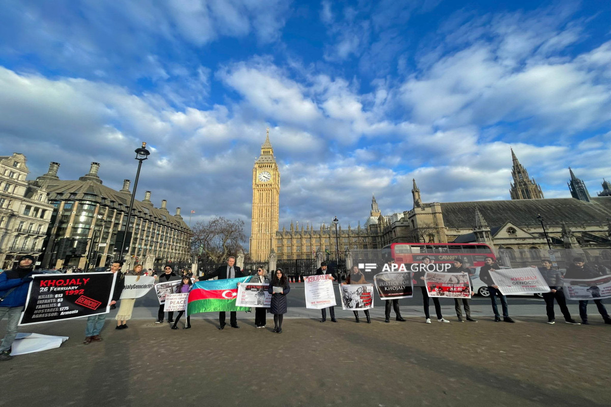 Перед парламентом Великобритании прошла акция, посвященная 31-й годовщине Ходжалинского геноцида-ФОТО 