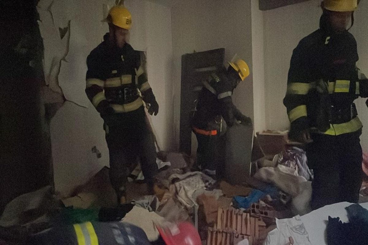 МЧС: В здании, где произошел взрыв, проведены поисковые работы с привлечением собак, под завалами людей не обнаружено -ФОТО-ВИДЕО-ОБНОВЛЕНО-4 