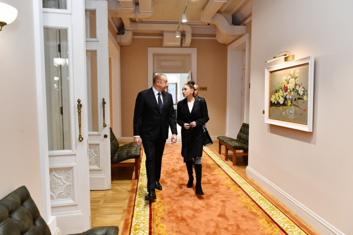 Президент и первая леди ознакомились с условиями, созданными после капитального ремонта в Центре развития детей и молодежи в Баку