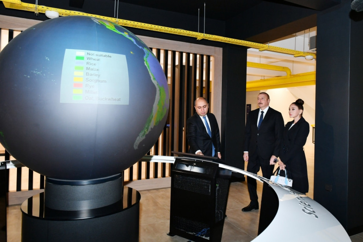 Президент Ильхам Алиев и первая леди приняли участие в открытии инновационного центра STEAM в Баку