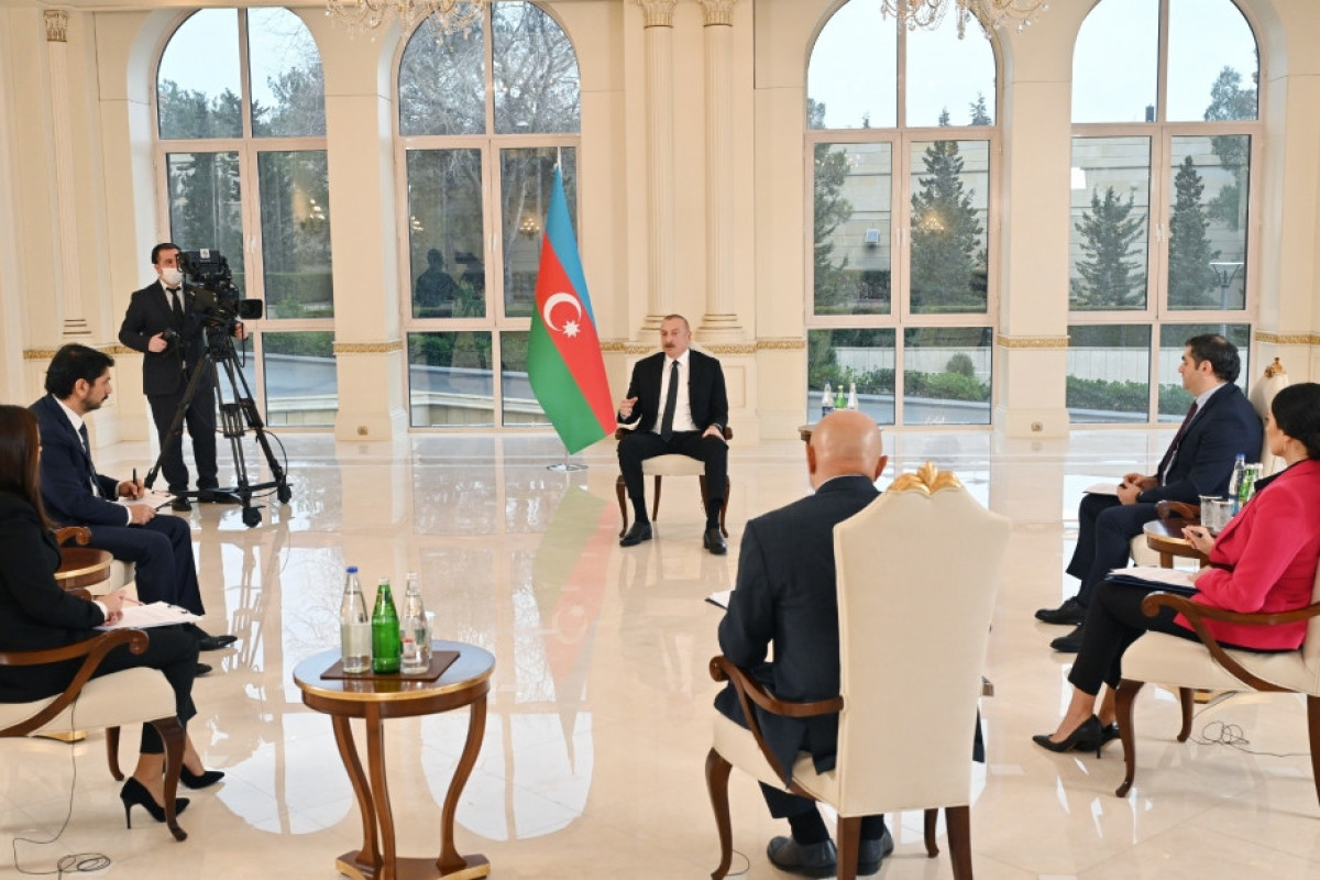 Президент: Мы стараемся смягчить последствия кризиса для нашего народа с помощью социальных проектов, социальных программ