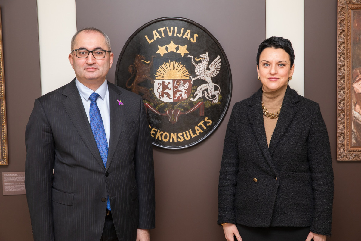 Посол Азербайджана встретился с парламентским секретарем МИД Латвии