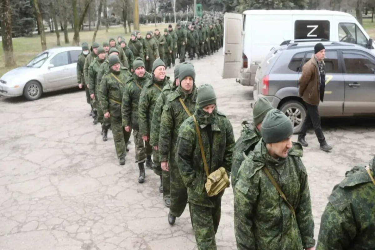 В Кремле назвали причину увеличения численности российской армии