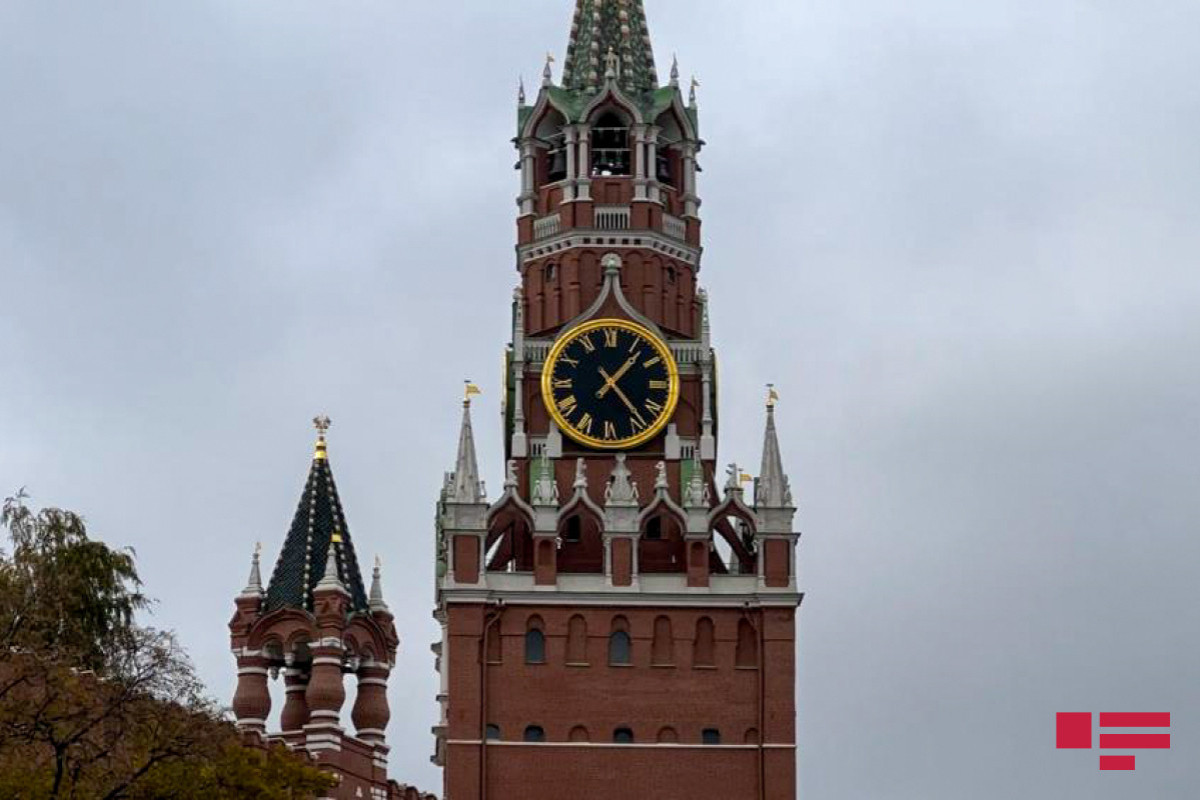 Кремль: Россия продолжает диалог с Ереваном и Баку по Лачинской дороге