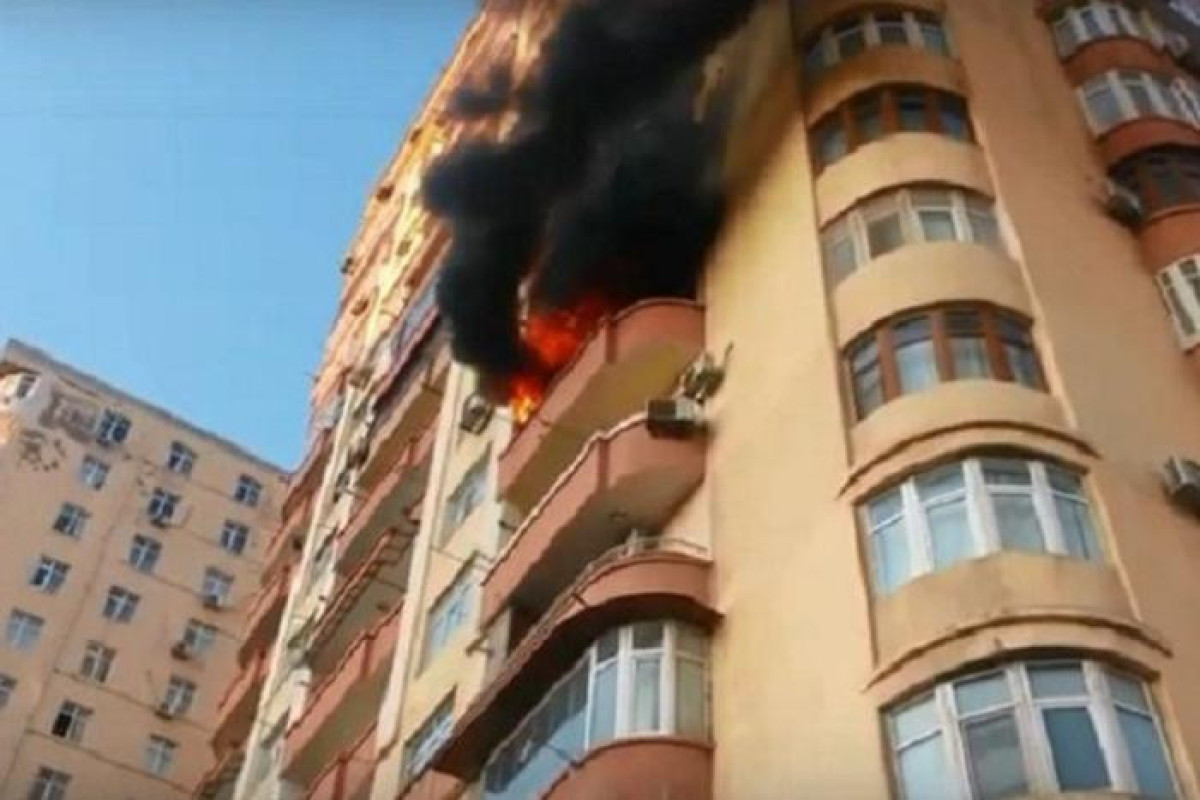 В здании в центре Баку произошел пожар-ВИДЕО 