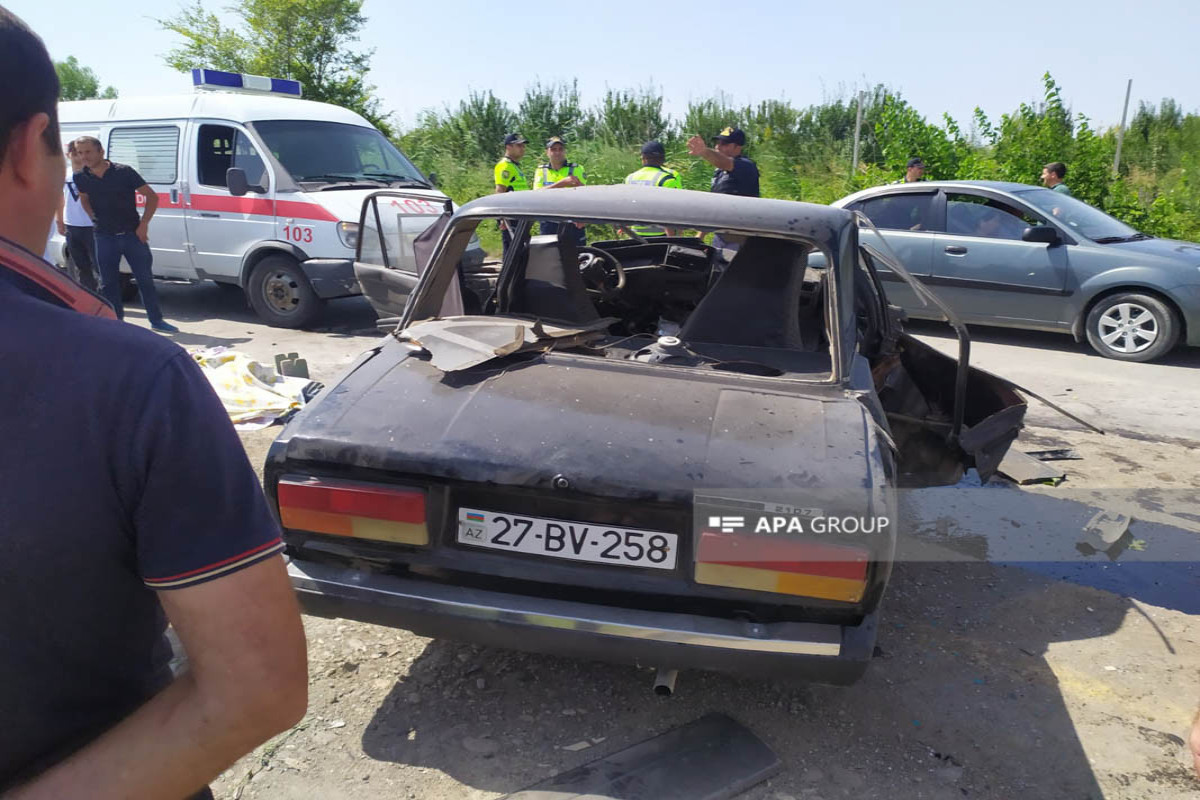 На автомагистрали Губа-Хачмаз столкнулись две машины, есть погибший и пострадавши
