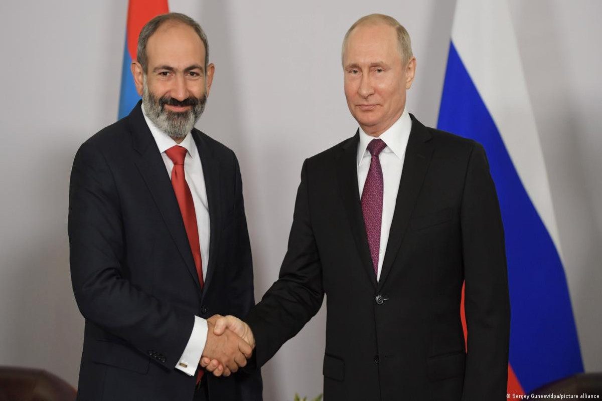 Путин встретился с Пашиняном в Сочи