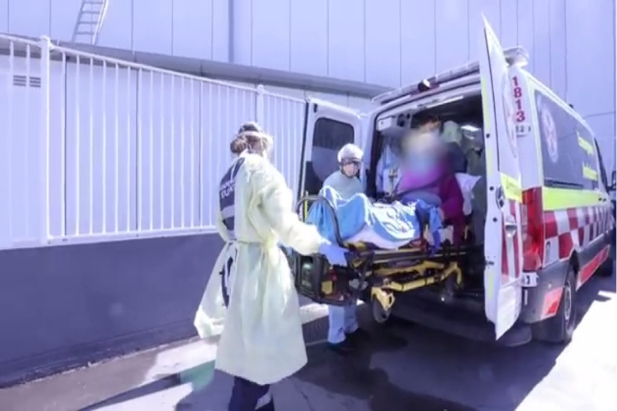 В Австралии перевернулся автобус: 10 человек погибли, еще 11 госпитализированы