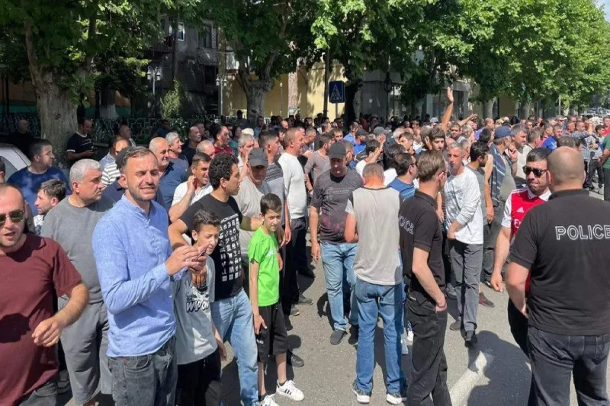 В грузинском Чиатура горняки проводят акцию протеста