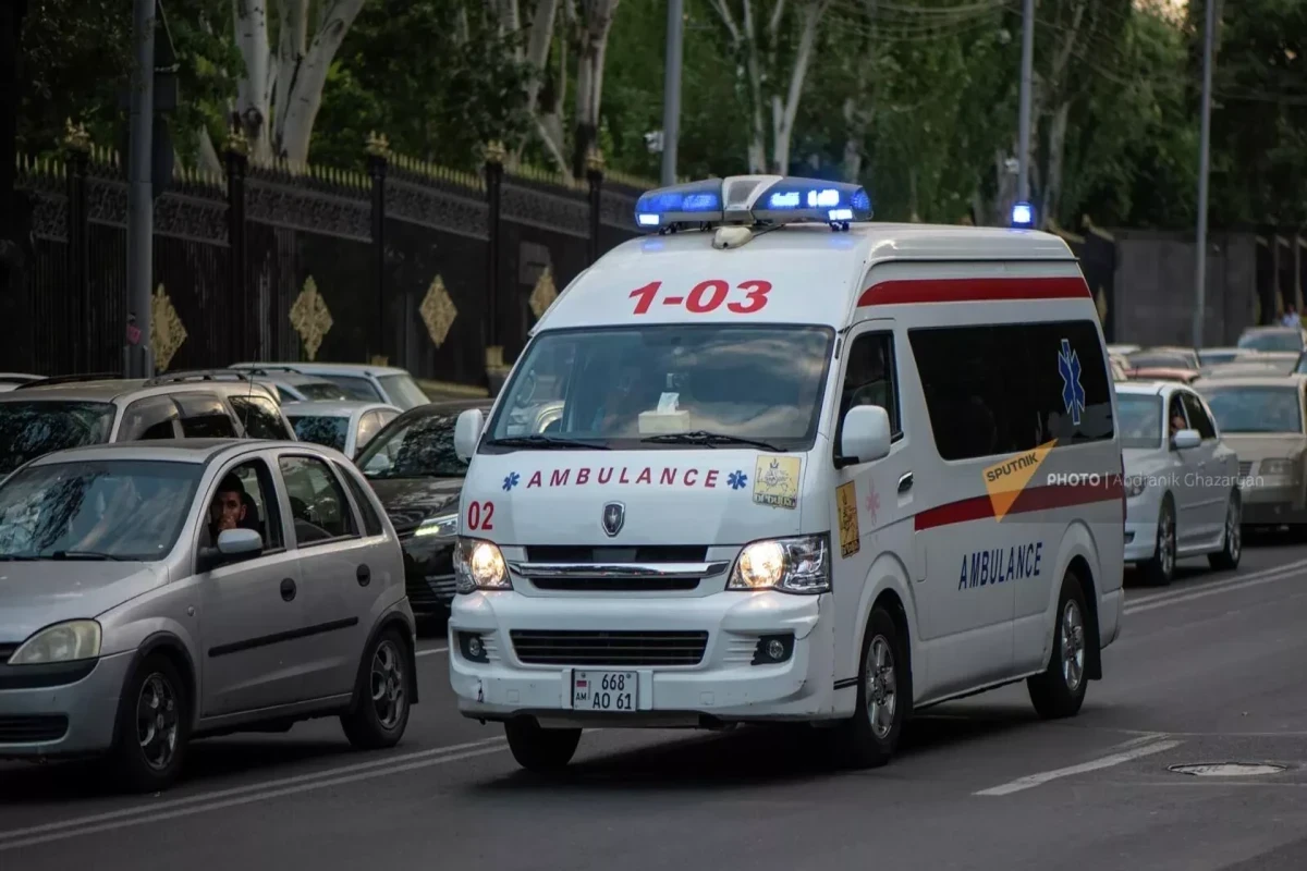 Тяжелое ДТП произошло в Ереване, пострадали 10 человек