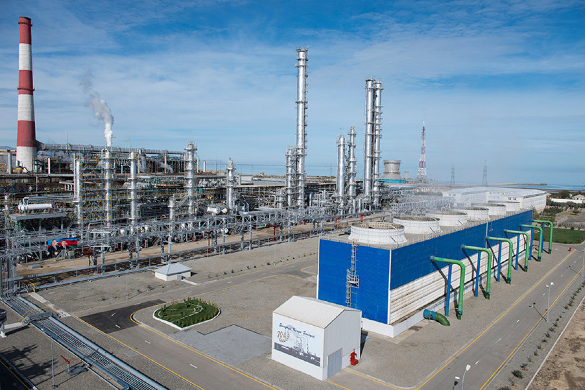 SOCAR распространил информацию о пожаре на этилен-полиэтиленовом заводе