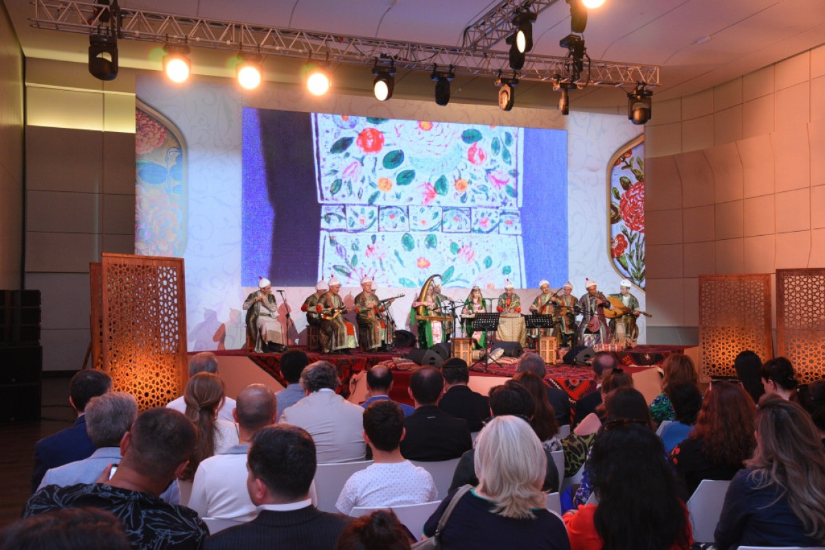 В Центре Гейдара Алиева состоялась презентация книги, посвященной Мир Мохсуну Наввабу - ФОТО 