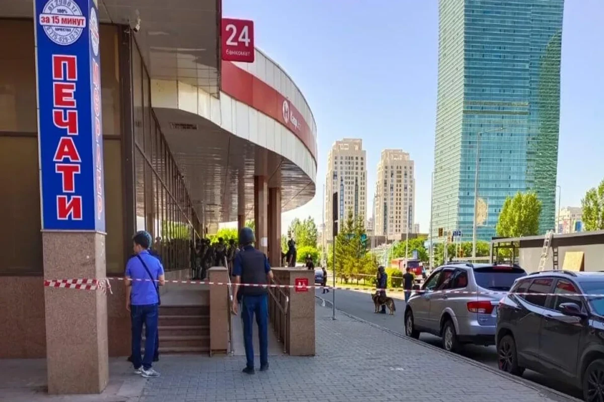 В Астане освобождены заложники, удерживавшиеся в отделении банка -ОБНОВЛЕНО-2 