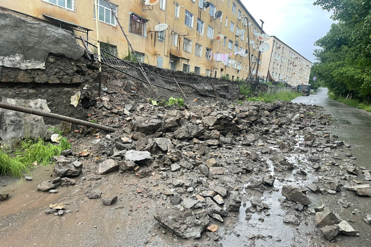 В Дашкесане ливни привели к серьезным последствиям , одного человека ударила молния