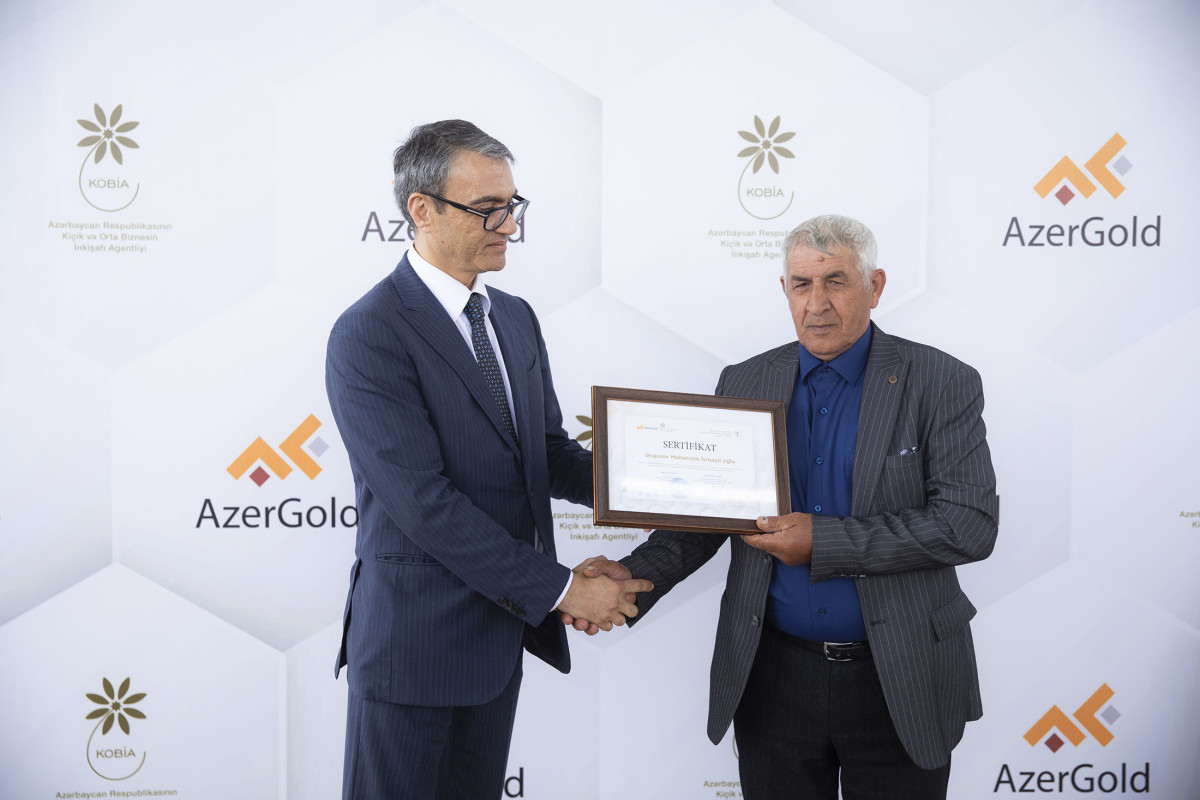 ЗАО «AzerGold» и KOBİA успешно реализовали проект «Поддержка развития пчеловодства в Дашкесанском районе»