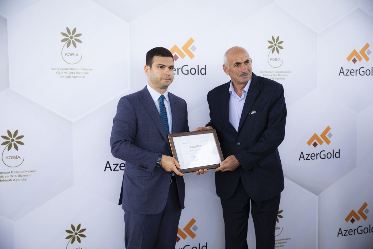ЗАО «AzerGold» и KOBİA успешно реализовали проект «Поддержка развития пчеловодства в Дашкесанском районе»