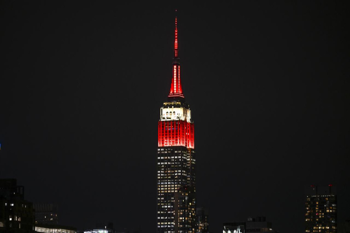 Известный небоскреб Нью-Йорка осветили цветами турецкого флага - ФОТО 