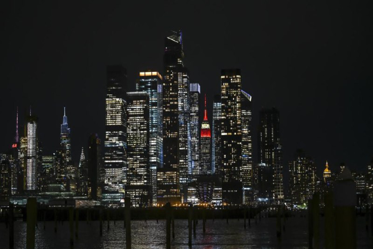 Известный небоскреб Нью-Йорка осветили цветами турецкого флага - ФОТО 