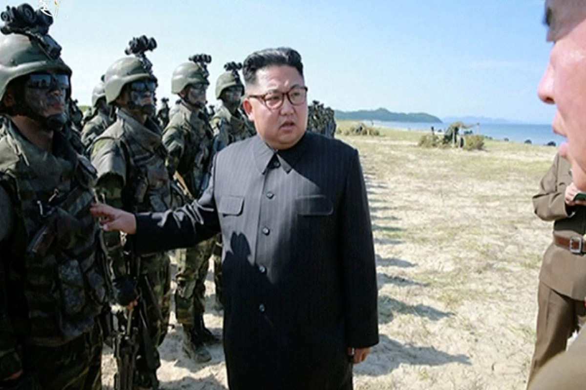 Армия КНДР провела учения в присутствии Ким Чен Ына