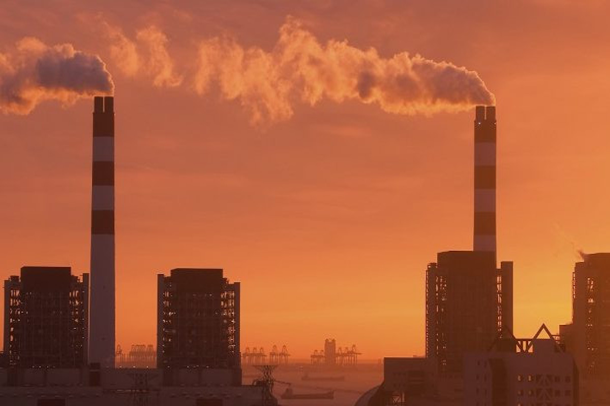 В Азербайджане промпроизводство сократилось на 2,8%