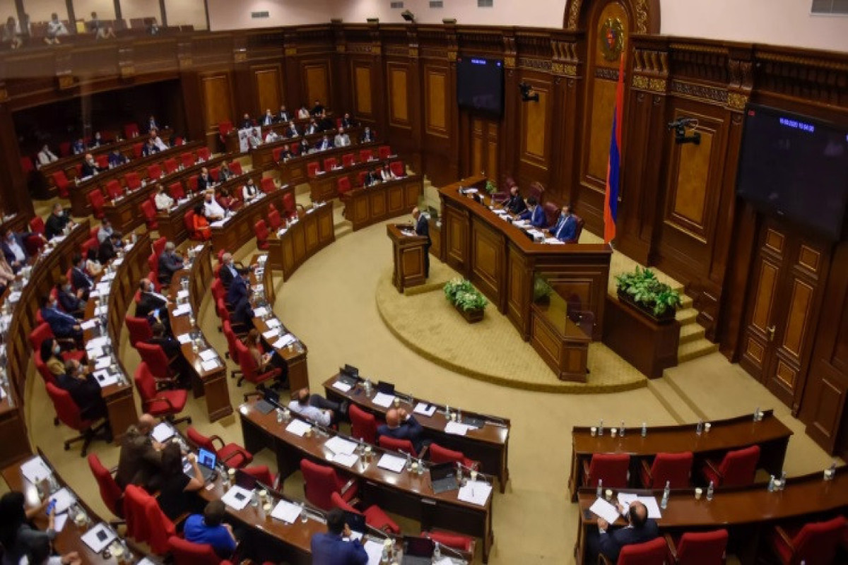Партия Пашиняна не поддержала в парламенте проект заявления оппозиции по Карабаху