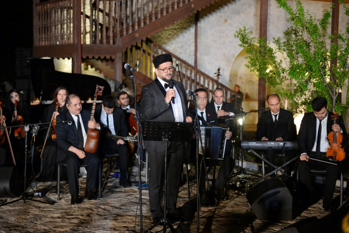 В Шуше представлена концертная программа «Общенациональный лидер Гейдар Алиев - любимые песни»-ФОТО 